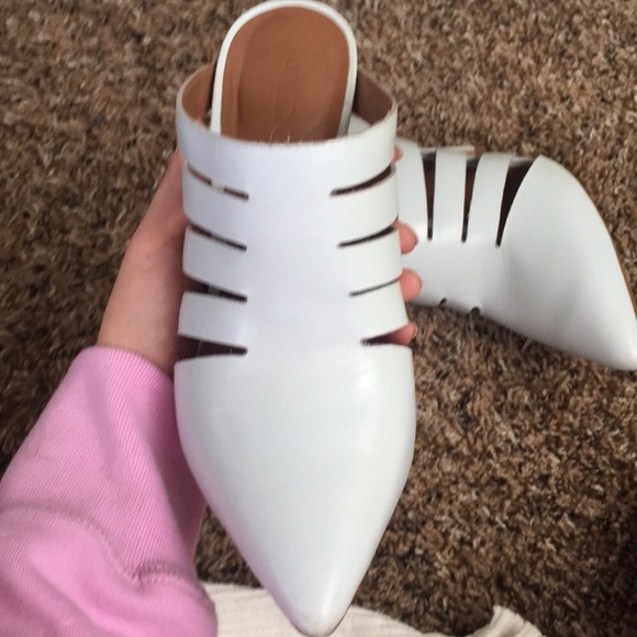 Adorable blue ALDO mules! So chic! 4" - Picture 3 of 5